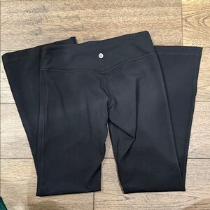 Black Lululemon Yoga Pants never worn.